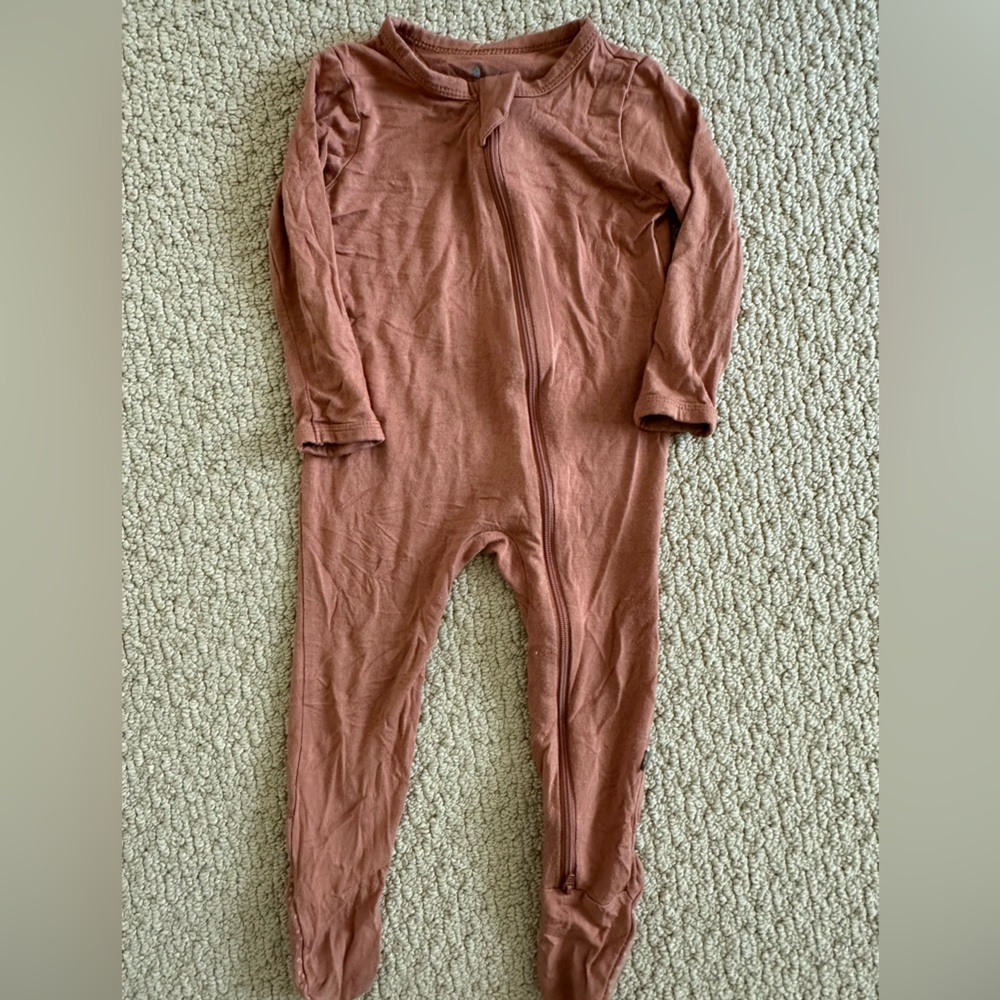 Kyte baby zipper footie in spice color